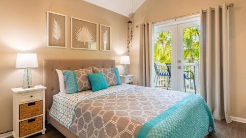 Truman Annex Casa | Parrot Perch by AvantStay Old Town Key West w Shared Pool Week Long Stays Only