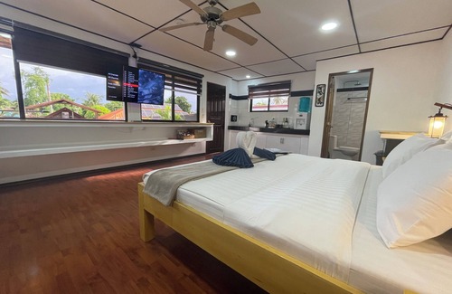 Basdiot Hotel | Parrot Resort Moalboal