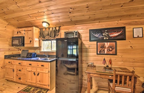 St George Cabina | Parsons ‘Semper Fi’ Cabin w/ Fire Pit!