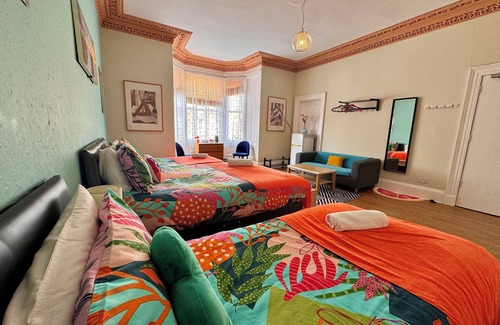 Newington Casa | @part Bernard Rooms
