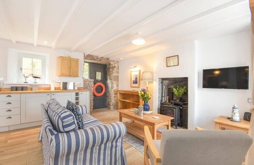 Burnmouth Cabaña | PARTAN COTTAGE, with a garden in Lower Burnmouth