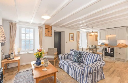 Burnmouth Cabaña | PARTAN COTTAGE, with a garden in Lower Burnmouth