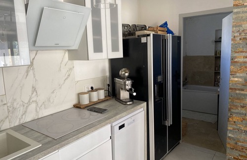 Pujaut Otro | Partie de Mas , 2 Chambres, Jardin , Piscine