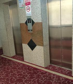 Al Muraqqabat Apartamento | Partition Rooms in Deebaj Hotel Apartment