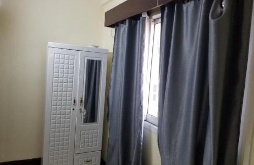 Al Muraqqabat Apartamento | Partition Rooms in Hotel Apartment