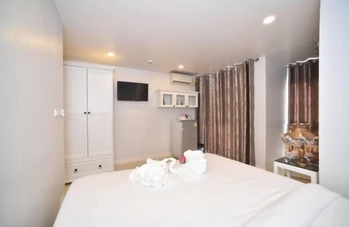 Thung Maha Mek Hotel | Parvena Hotel
