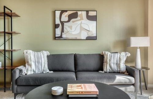 Old Pasadena Apartamento | Pasadena 1BR w Gym Pool nr Colorado Ave LAX-855