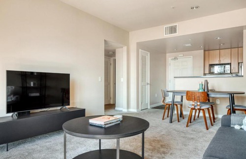 Old Pasadena Apartamento | Pasadena 1BR w Gym Pool nr Colorado Ave LAX-855