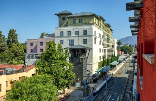 Old Pasadena Apartamento | Pasadena 1BR w Gym Pool nr Colorado Ave LAX-855