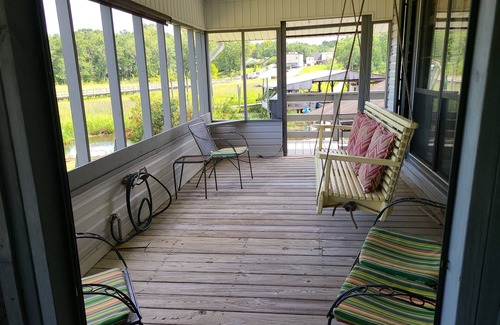 Gautier Casa | Pascagoula River 🌞Sun Rise Views🌄 Boat Slip🎣🚤 Golf nearby⛳️Near I-10..Quiet