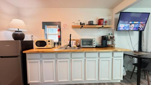 Central Oklahoma City Casa | Paseo Nook Studio Private Entry & Parking #34b