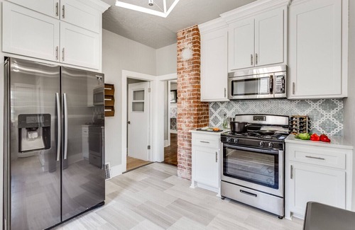 Central Oklahoma City Villa | PASEO / PLAZA District🚶‍♀️ | 30TH ST & Classen Blvd | Central ⚡| Dog Friendly🐶