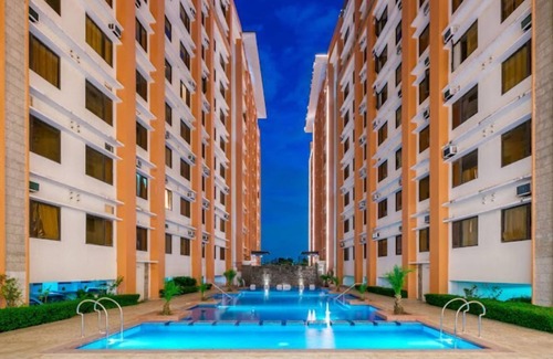 Las Pinas Apartamento | Paseo Verde Condominium