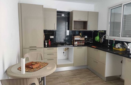 Hiboun Apartamento | Pasha Apartment: 2-br, Sea View, Private Water Tank, AC, Heating, Solar System