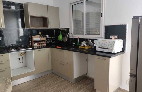 Hiboun Apartamento | Pasha Apartment: 2-br, Sea View, Private Water Tank, AC, Heating, Solar System
