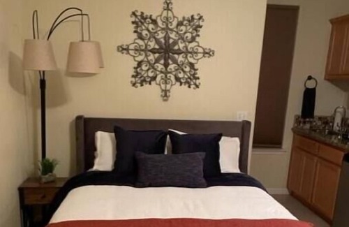 San Miguel Casa | Paso Robles Wine Country - 2 Pickleball Courts, Casita Cottage, Vineyard Views