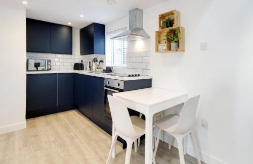 Histon Casa | Pass the Keys 19th Century Barn with Free Parking