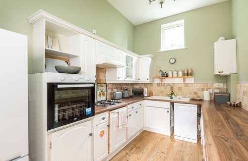 York Casa | Pass the Keys | 20 Hazelnut Grove · Spacious Contemporary 2-Bed House in York