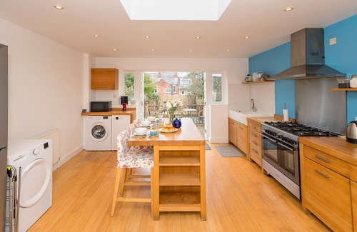 Shrewsbury Casa | Pass the Keys | 3 Storey Townhouse