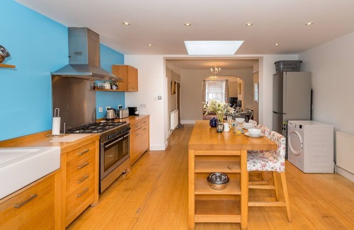 Shrewsbury Casa | Pass the Keys | 3 Storey Townhouse
