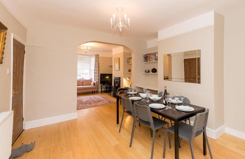 Shrewsbury Casa | Pass the Keys 3 Storey Townhouse