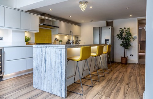 Harborne Casa | Pass the Keys | Amazing 5 Bed Victorian House - Clarence House