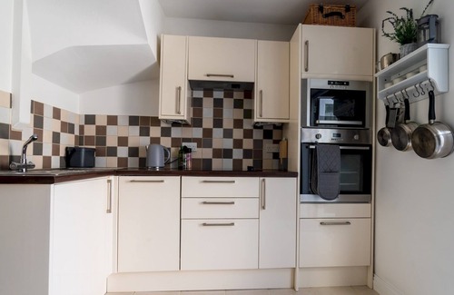 Montpellier Casa | Pass the Keys | Bath Road Retreat 2 bedrooms with garden