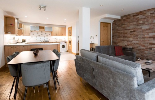 Kelvinbridge Casa | Pass the Keys | Beautiful Unique 3Bed Mews Cottage House