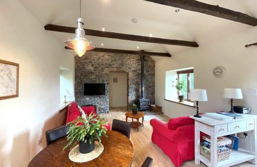 Dunscore Casa | Pass the Keys Beautiful 2BR Converted Mill - Idyllic Location