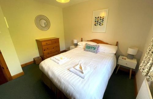 Sandyhills Casa | Pass the Keys Beautiful 3BR Lodge - Stunning Beach and Golf Location