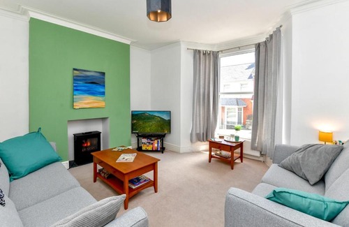 Mumbles Casa | Pass the Keys Beautifully Renovated Mumbles Home with Parking