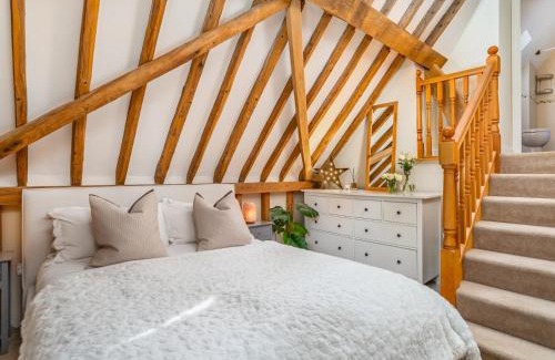 Lacey Green Casa | Pass the Keys Bradenham Barn in The Chiltern Hills