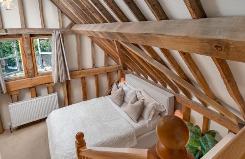 Lacey Green Casa | Pass the Keys Bradenham Barn in The Chiltern Hills