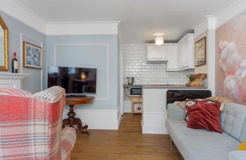 Newland Near Ulverston Apartamento | Pass the Keys Bright Town-Centre Flat with Outdoor Area