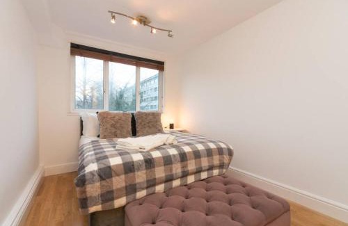 St. Johns Wood Apartamento | Pass the Keys Canal-view flat near Madame Tussauds