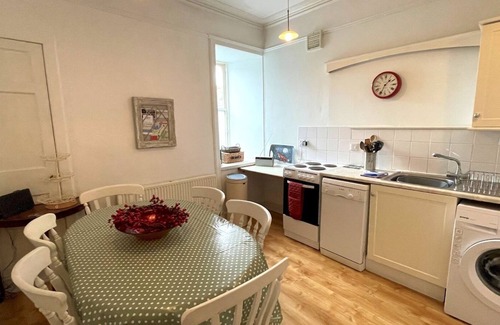 Kirkcudbright Casa | Pass the Keys | Charming 3BR Flat in Beautiful Kirkcudbright