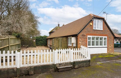 South Chailey Casa | Pass the Keys | Character two bed with free parking