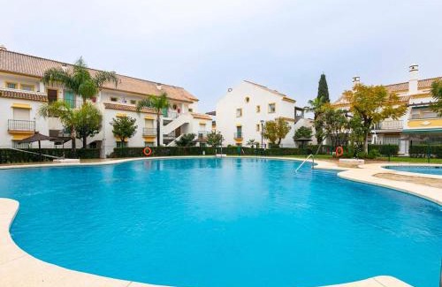 Urbanización Pinos Verdes Apartamento | Pass the Keys Charming Andalusian Ground Floor with Patio