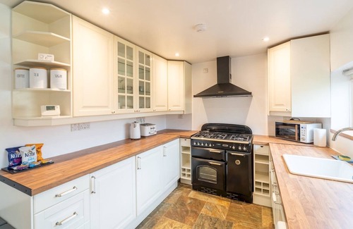 Cassington Casa | Pass the Keys | Cosy 2 Bed Terrace | Peaceful Village location