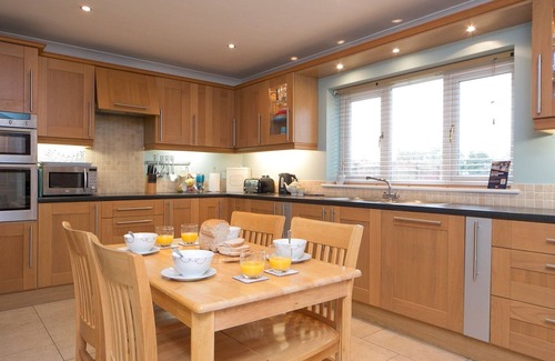Brynteg Casa | Pass the Keys | Cysgod Eryri Spacious House near Anglesey Coast