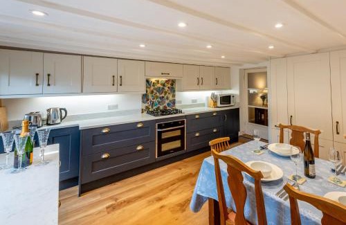 Ludwel Casa | Pass the Keys Elegant and stylish townhouse central Ludlow