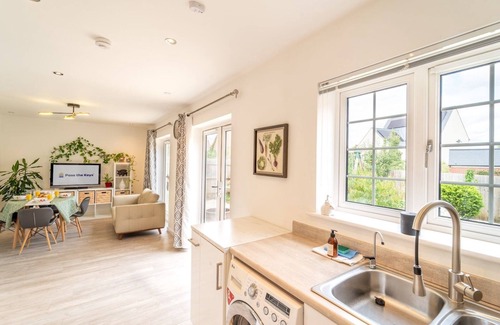 Bicester Casa | Pass the Keys | Experience Bicester Village near our Spacious Home