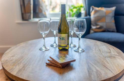 Broseley Apartamento | Pass the Keys Garden View at The Iron House