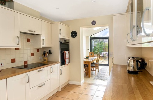 Chipping Norton Casa | Pass the Keys | Cosy Bliss Lodge 5 min walk to Chipping Norton