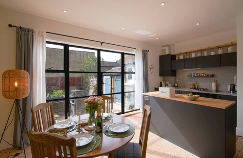 Southend-on-Sea Casa | Pass the Keys | Cosy Stylish house near Southend