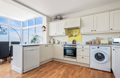 Herne Bay Apartamento | Pass the Keys | Jarrahdale Beach House - Stunning Luxurious Holiday Pad by the sea