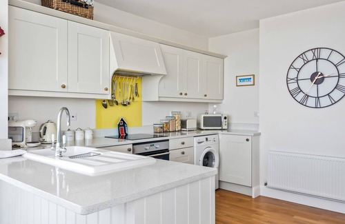 Herne Bay Apartamento | Pass the Keys | Jarrahdale Beach House - Stunning Luxurious Holiday Pad by the sea