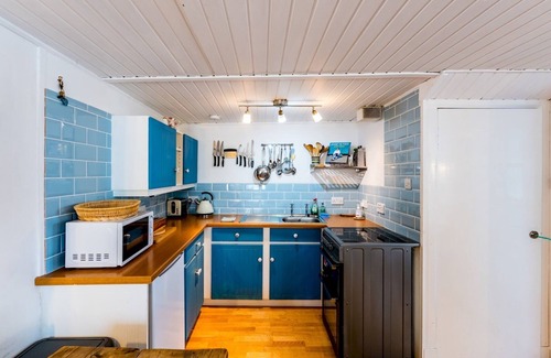 St Monans Casa | Pass the Keys | Lovely Old Fishermans Cottage