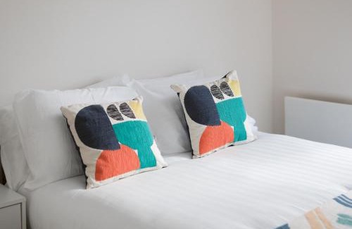 North West Apartamento | Pass the Keys Lovely 2-bed Glasgow Harbour with Parking and Views