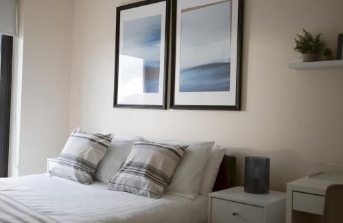 North West Apartamento | Pass the Keys Lovely 2-bed Glasgow Harbour with Parking and Views
